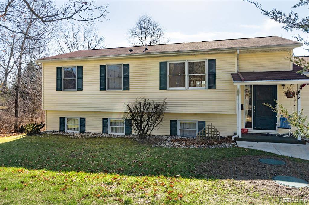 Genoa Twp, MI 48843,3772 E COON LAKE Road