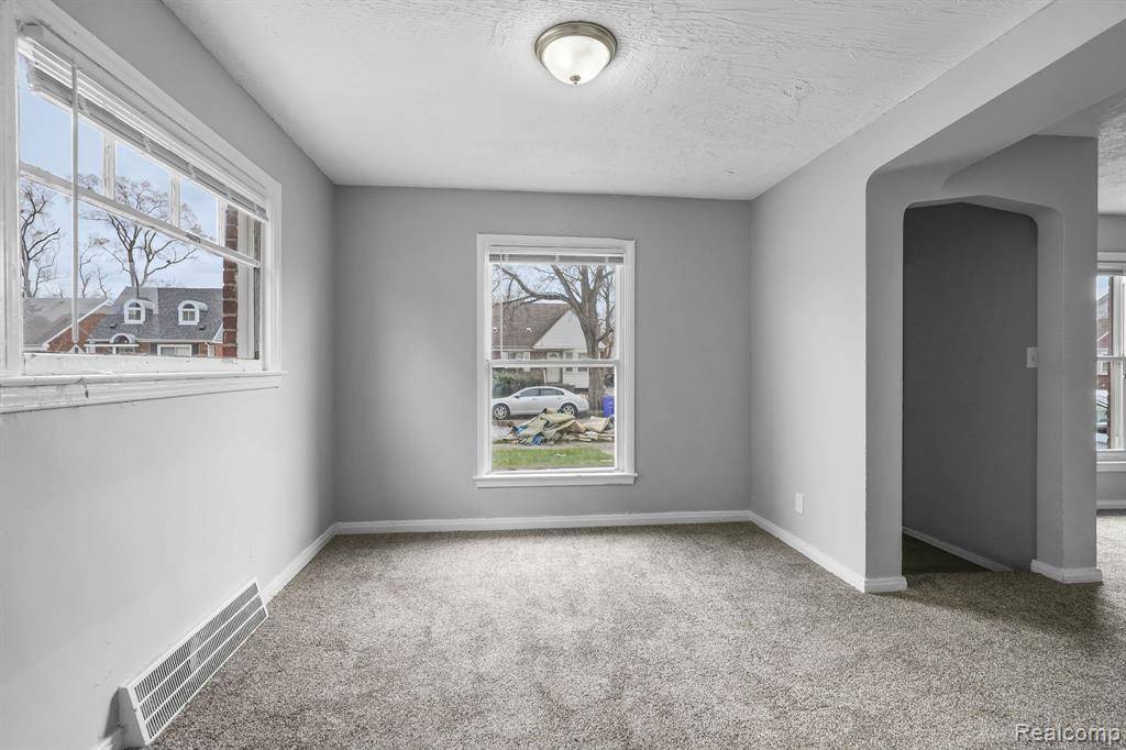 Detroit, MI 48235,16551 FREELAND Street