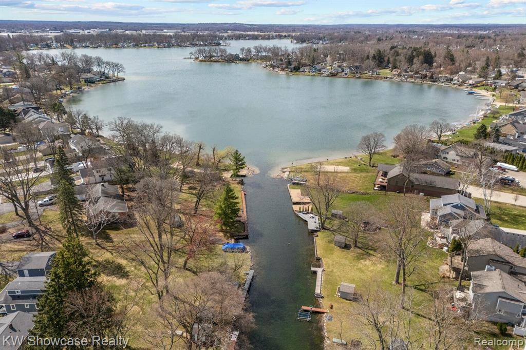 Waterford Twp, MI 48329,6625 LANMAN Drive