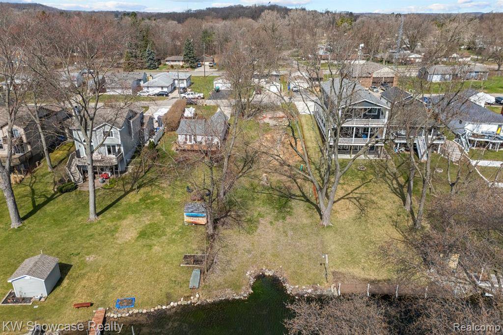 Waterford Twp, MI 48329,6625 LANMAN Drive