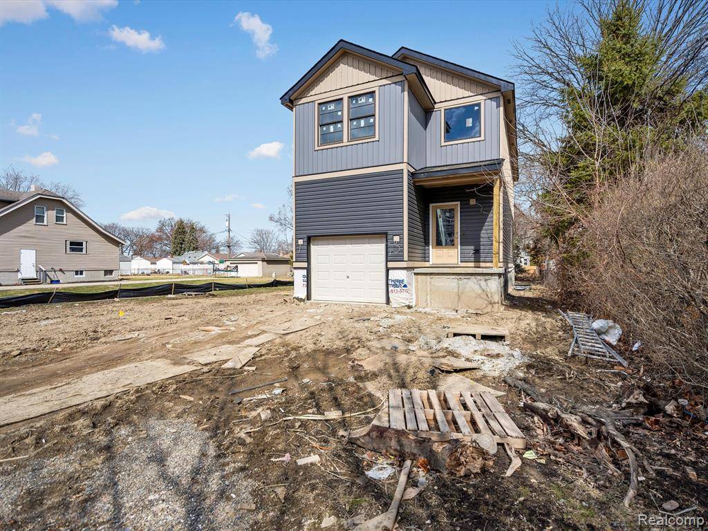 Warren, MI 48093,8475 STOUT Avenue