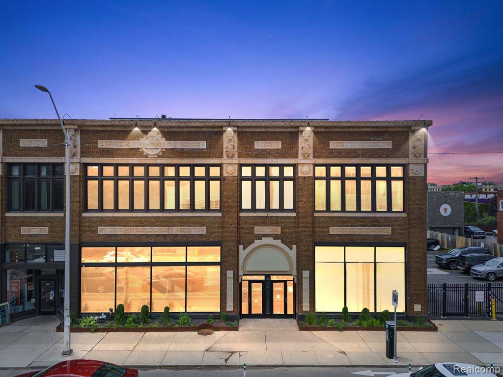 Detroit, MI 48201,4221 Cass Avenue 300