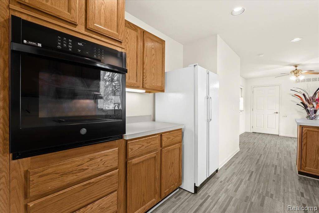 Farmington Hills, MI 48336,21304 JUNIPER