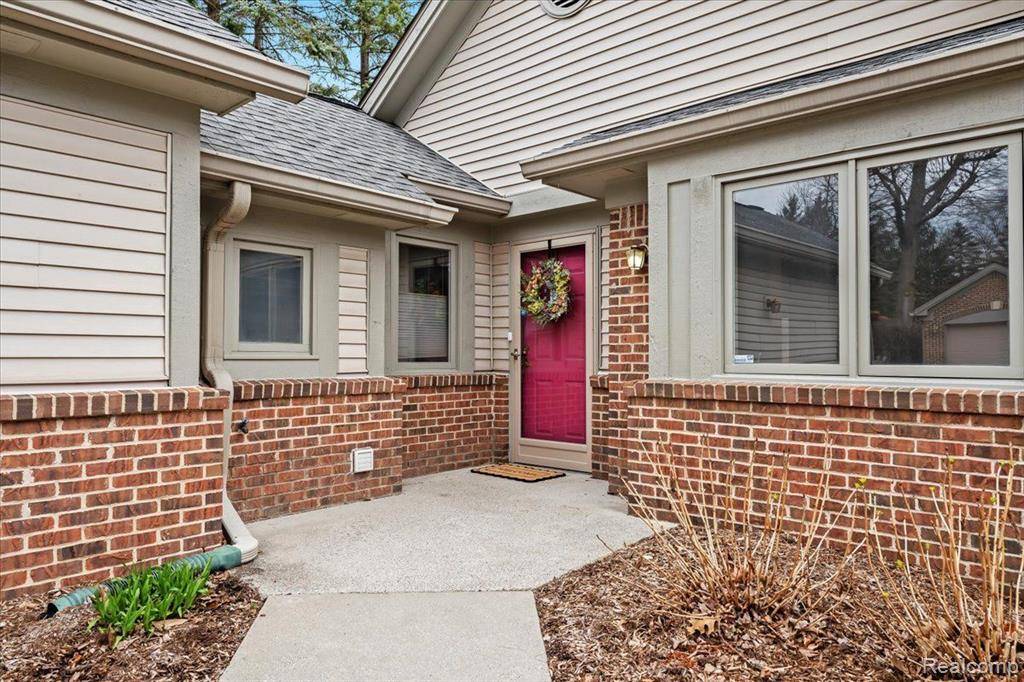 Farmington Hills, MI 48336,21304 JUNIPER Court 69