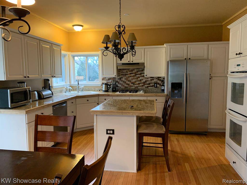 Farmington Hills, MI 48334,29221 FIELDSTONE