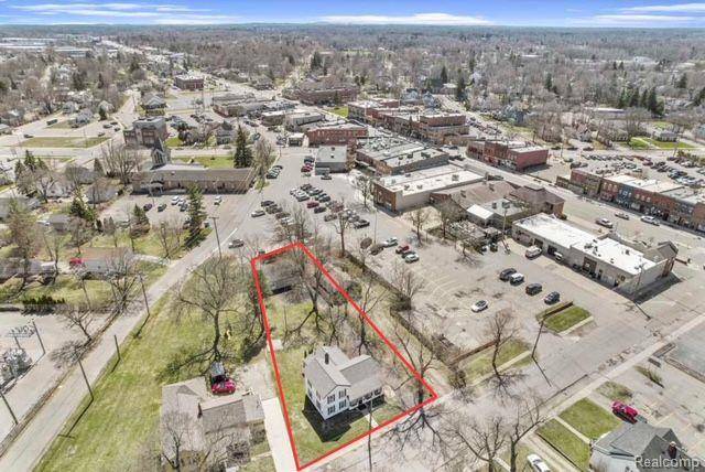Oxford Vlg, MI 48371,32 EAST ST