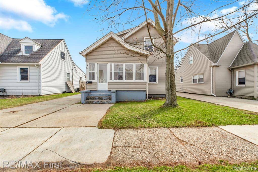 Hazel Park, MI 48030,85 W GARFIELD Avenue