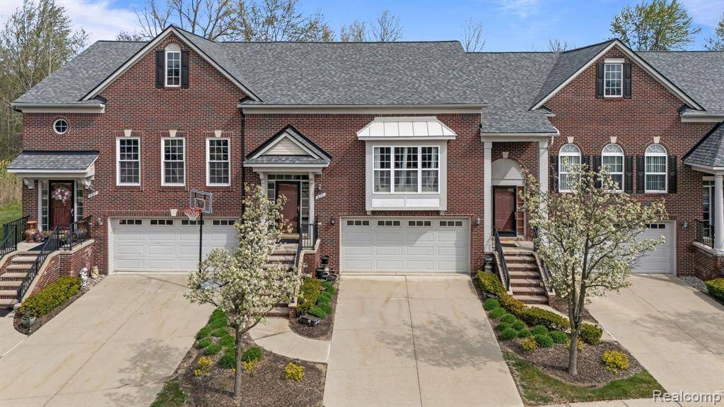 Troy, MI 48085,871 SANDALWOOD Drive