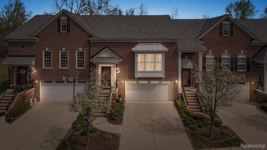 Troy, MI 48085,871 SANDALWOOD Drive