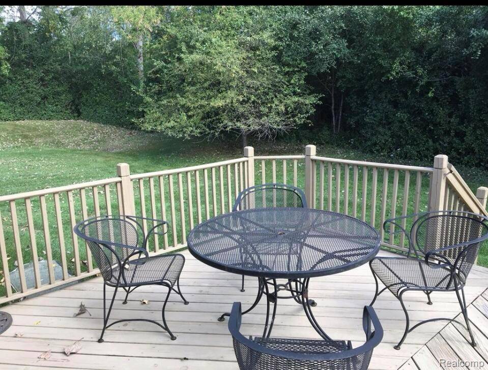 West Bloomfield Twp, MI 48322,7355 SHERWOOD CREEK