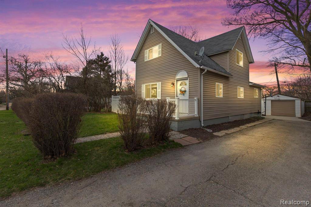 Rochester Hills, MI 48307,30 CLOVERPORT Avenue