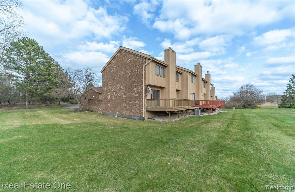 West Bloomfield Twp, MI 48322,6250 POTOMAC Circle