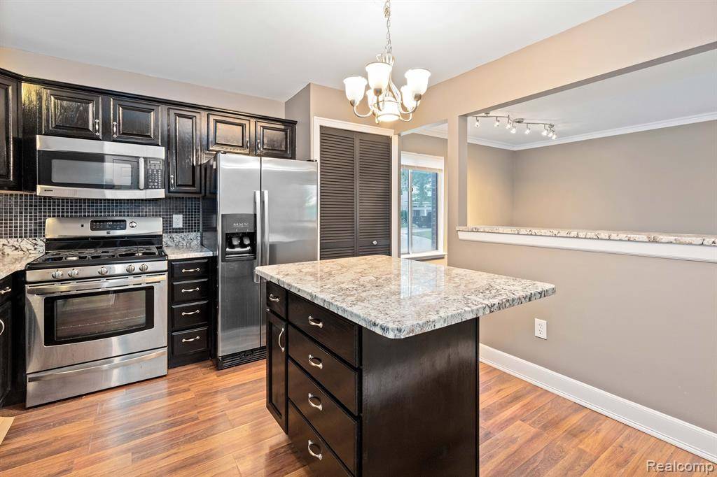 Canton Twp, MI 48187,1985 PEERCE