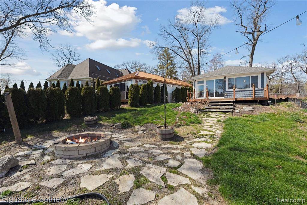 White Lake Twp, MI 48386,8797 COOLEY BEACH Drive