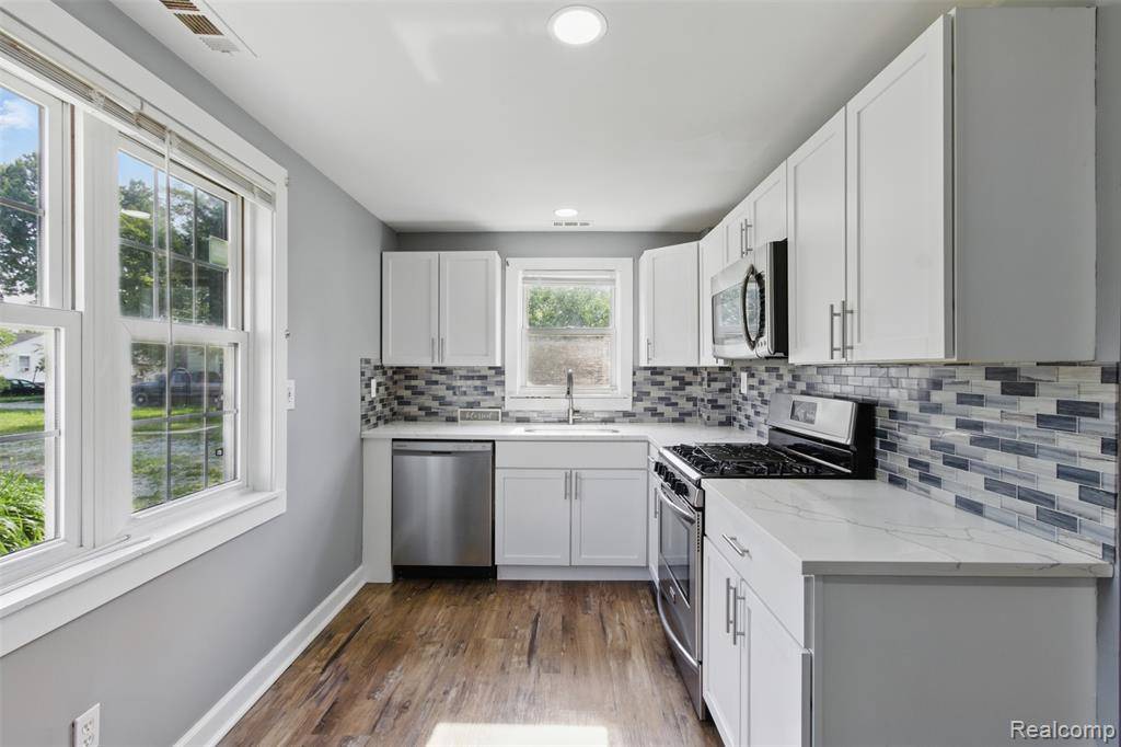 Warren, MI 48089,13446 FISK Avenue