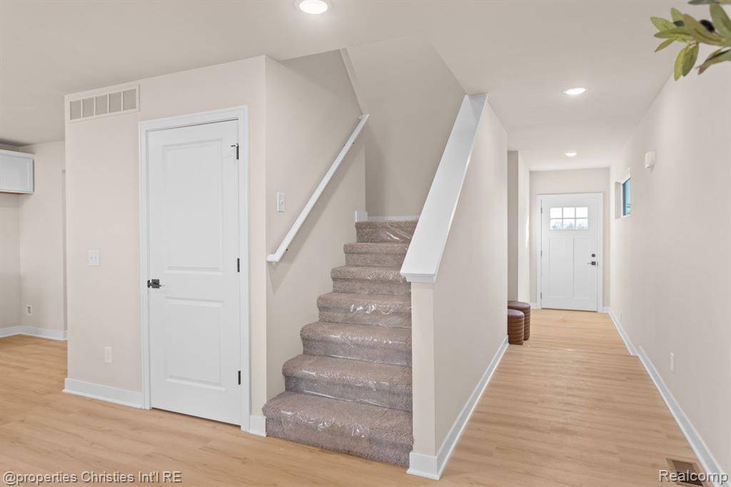 Saline, MI 48176,126 Parsons Lane