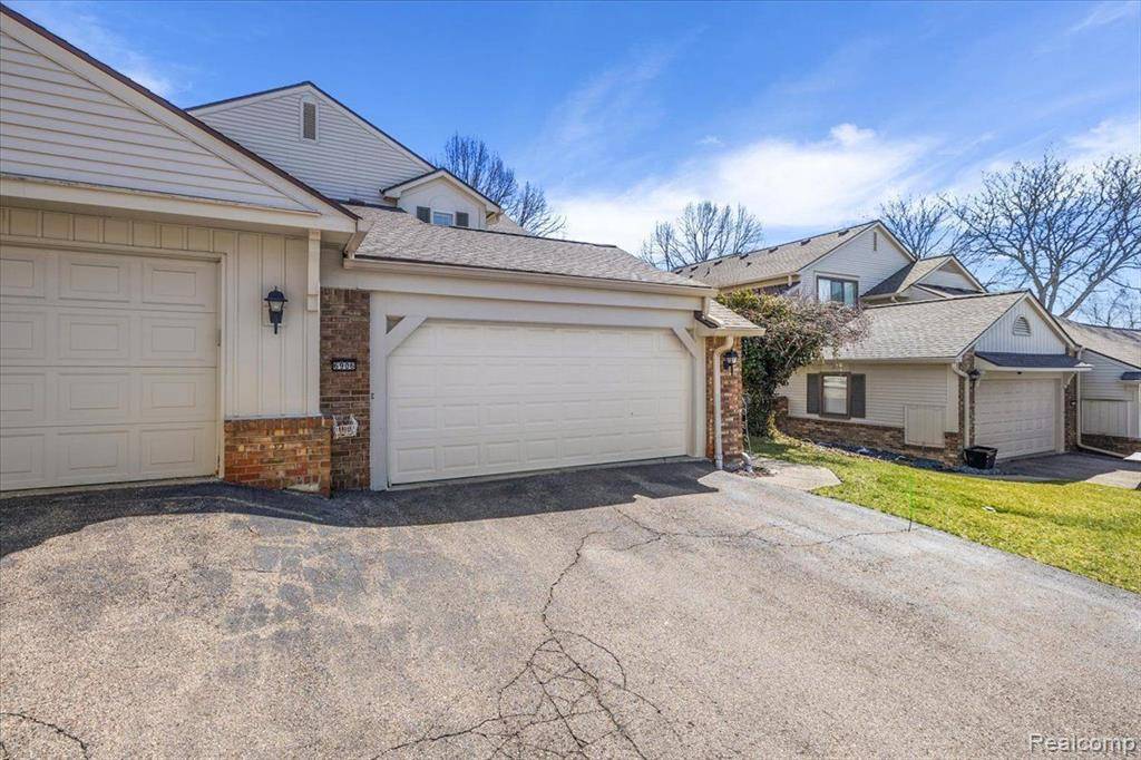West Bloomfield Twp, MI 48322,6906 Pebblecreek Woods  Drive