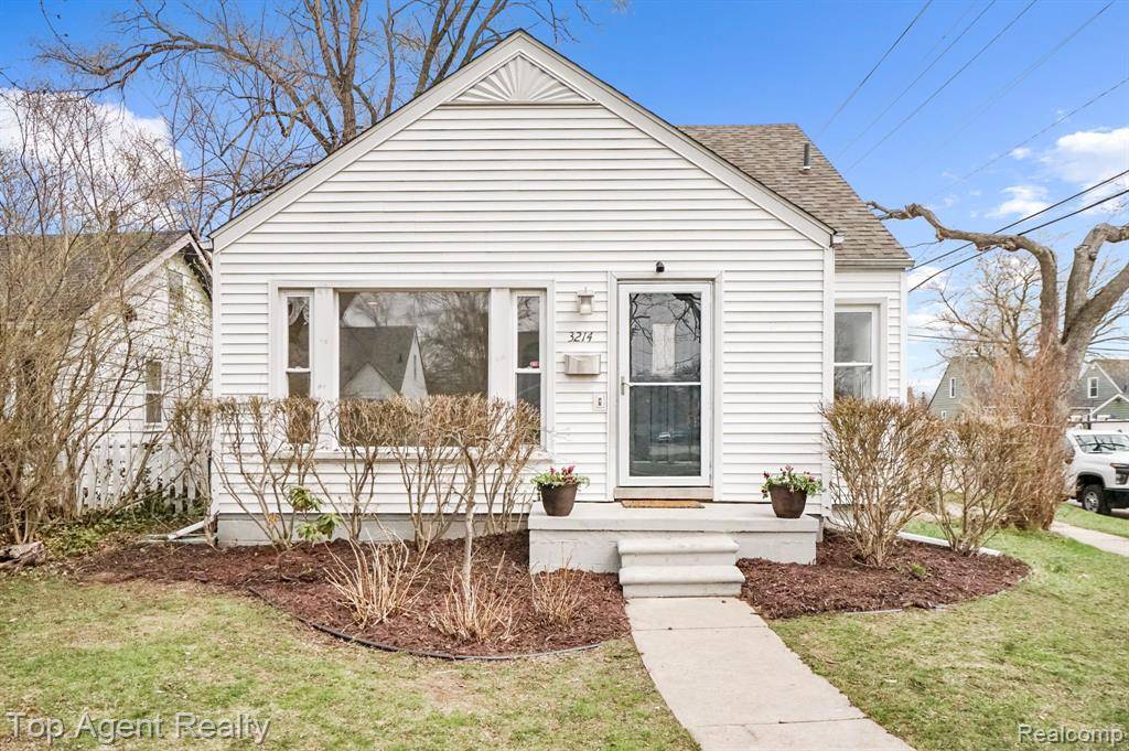 Berkley, MI 48072,3214 ELLWOOD Avenue