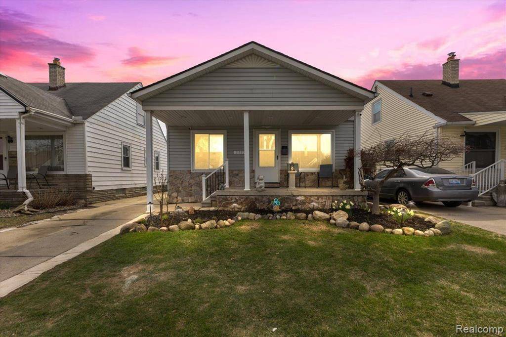 Lincoln Park, MI 48146,2325 DETROIT Avenue