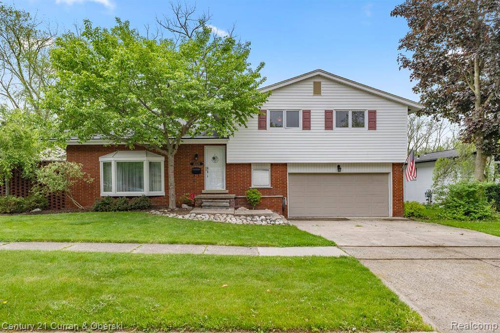 Livonia, MI 48154,16220 ALPINE Drive