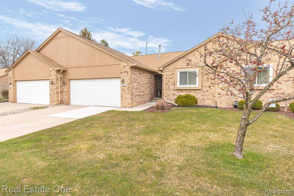 Clinton Twp, MI 48038,16565 KYLA Drive