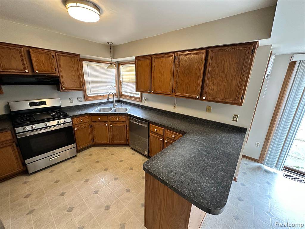 Rochester Hills, MI 48307,577 LEXINGTON Drive