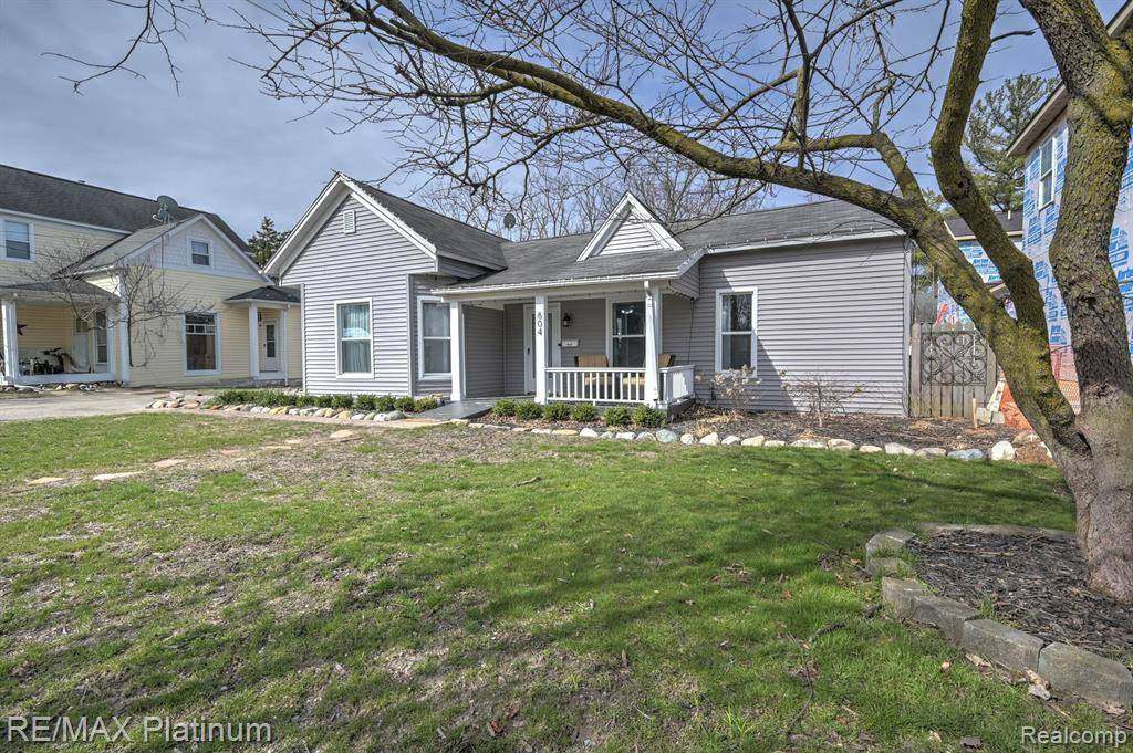 Fenton, MI 48430,604 S LEROY Street