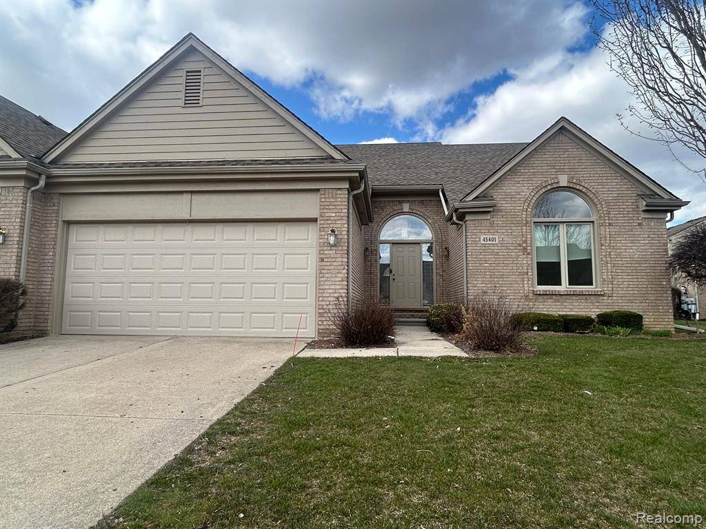 Macomb Twp, MI 48044,45401 DIAMOND POND Drive