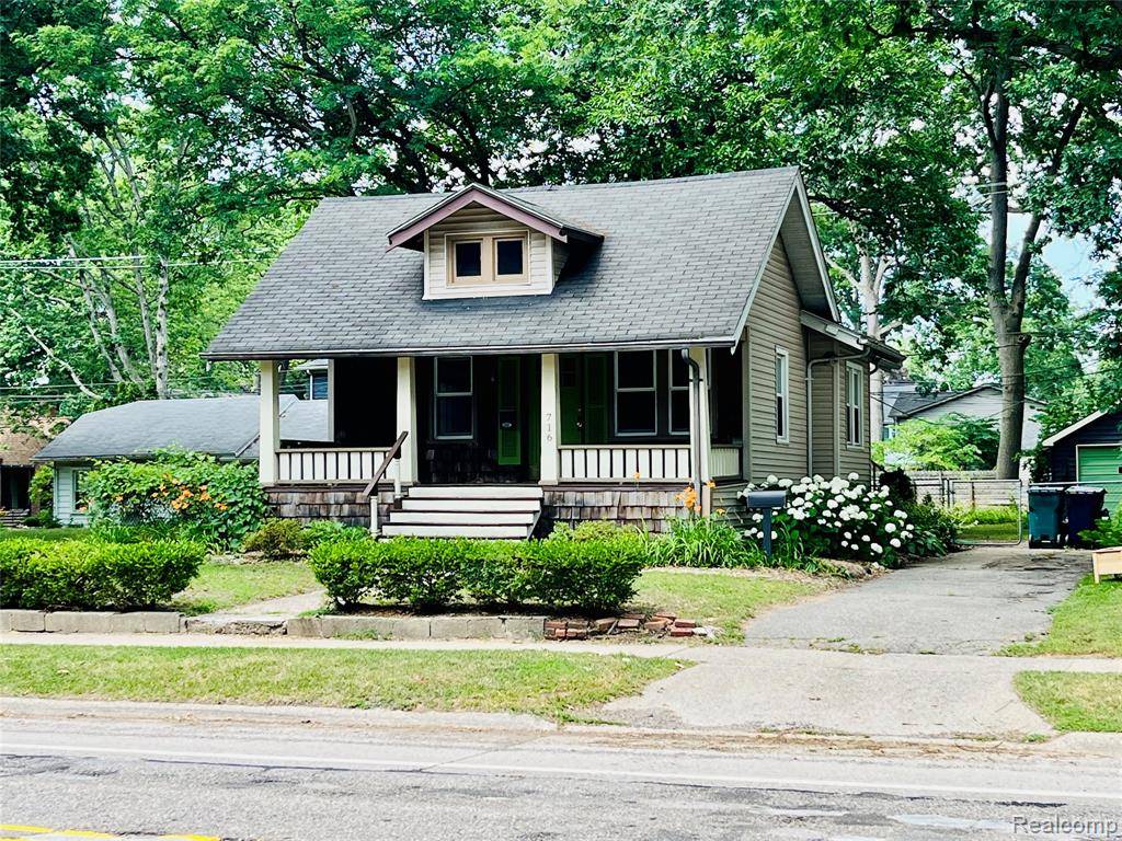 Royal Oak, MI 48067,716 CATALPA Drive