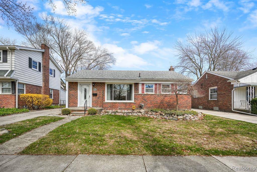 St. Clair Shores, MI 48080,22641 EDGEWOOD Street