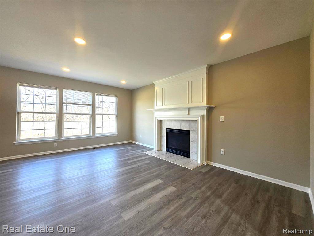Troy, MI 48084,1813 SHEPHERDS Drive