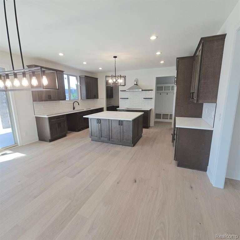 Macomb Twp, MI 48042,18468 STALLMANN Drive