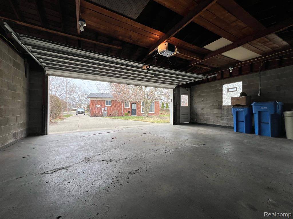 Dearborn Heights, MI 48127,6346 FAIRWOOD Drive