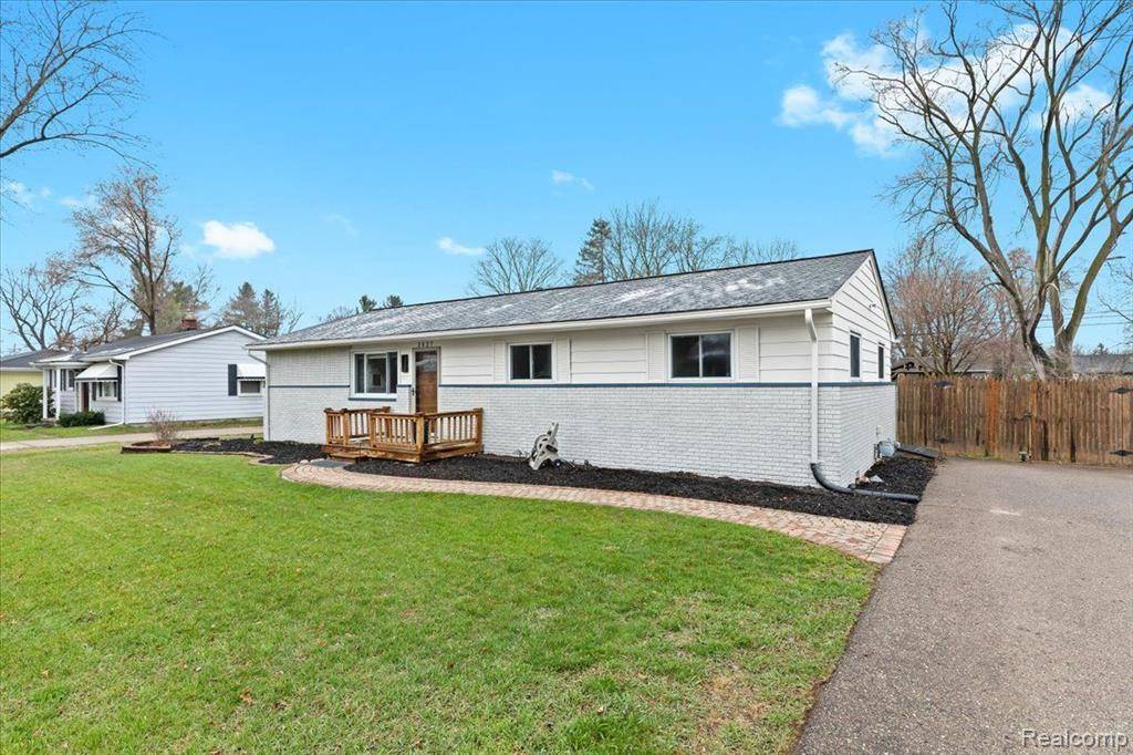 Rochester Hills, MI 48307,2627 LONGVIEW Avenue