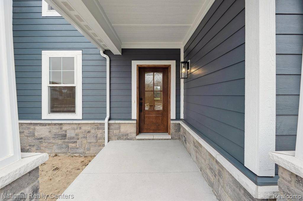 Canton Twp, MI 48187,50284 HEDGEWOOD Drive