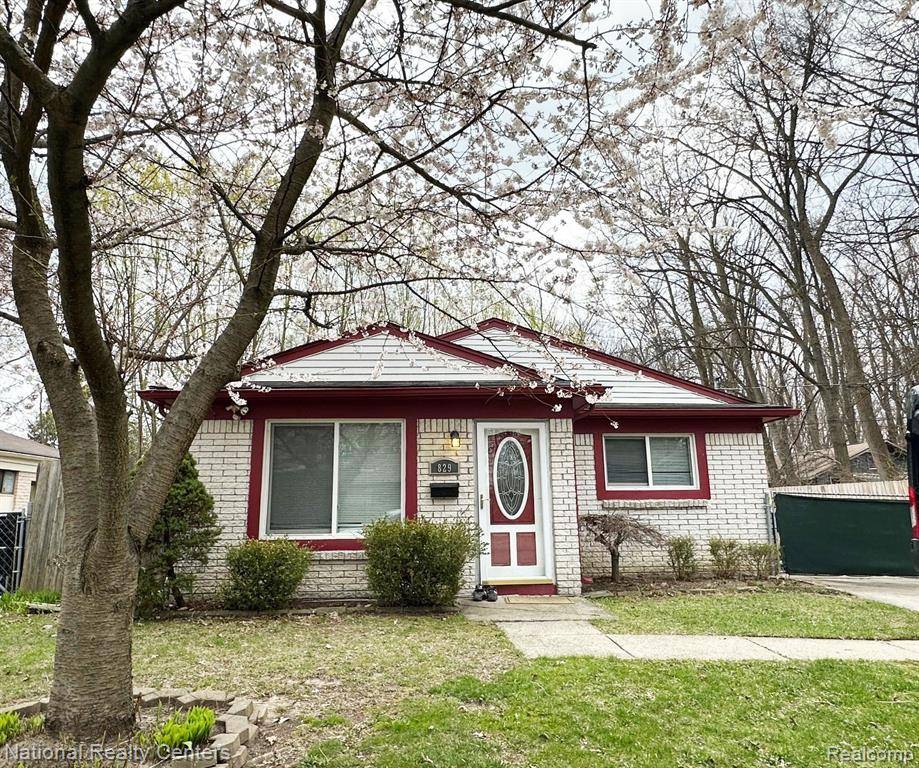 Madison Heights, MI 48071,829 W PARKER Avenue