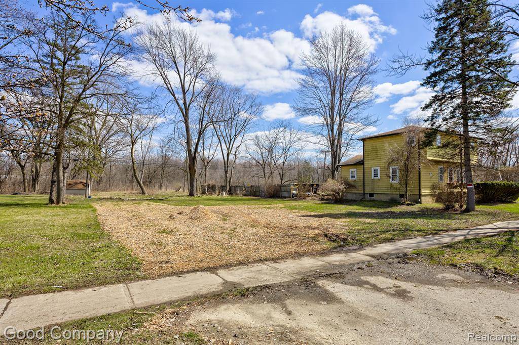 Romulus, MI 48174,7179 MERRIMAN Road