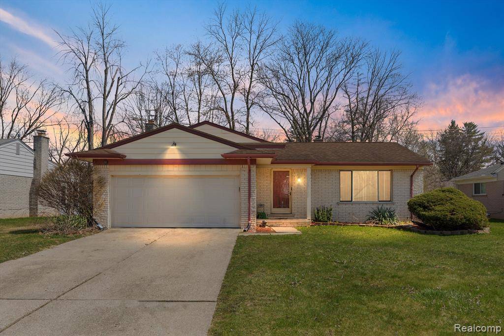 Southfield, MI 48076,29190 HERITAGE