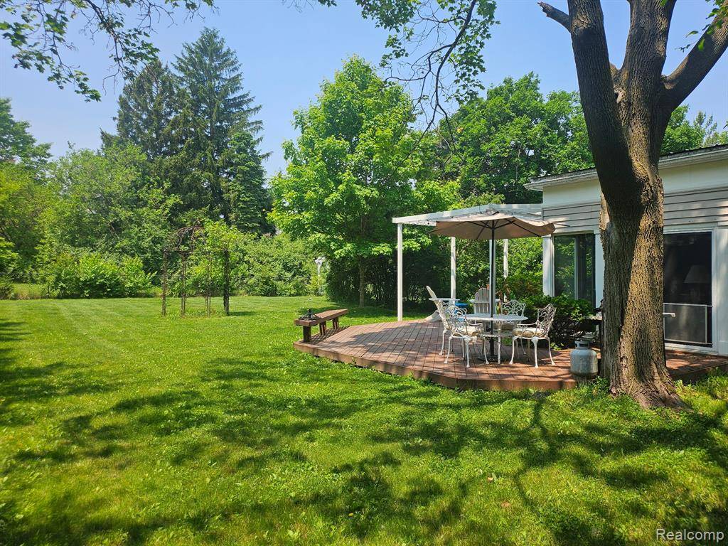 Flint Twp, MI 48532,1167 N DYE Road