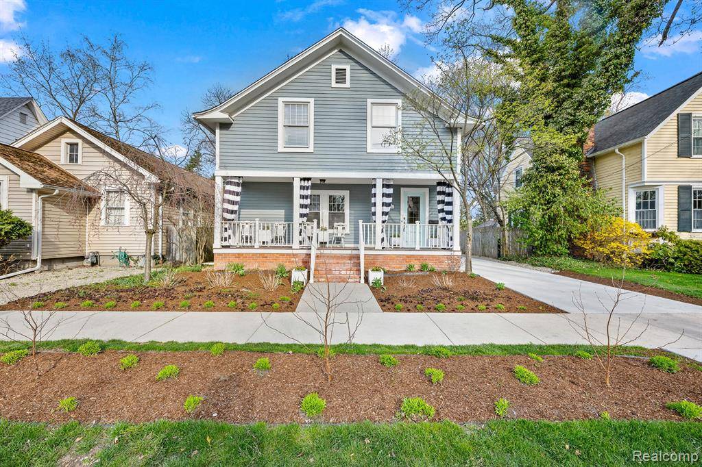 Grosse Pointe Farms, MI 48236,397 KERCHEVAL Avenue