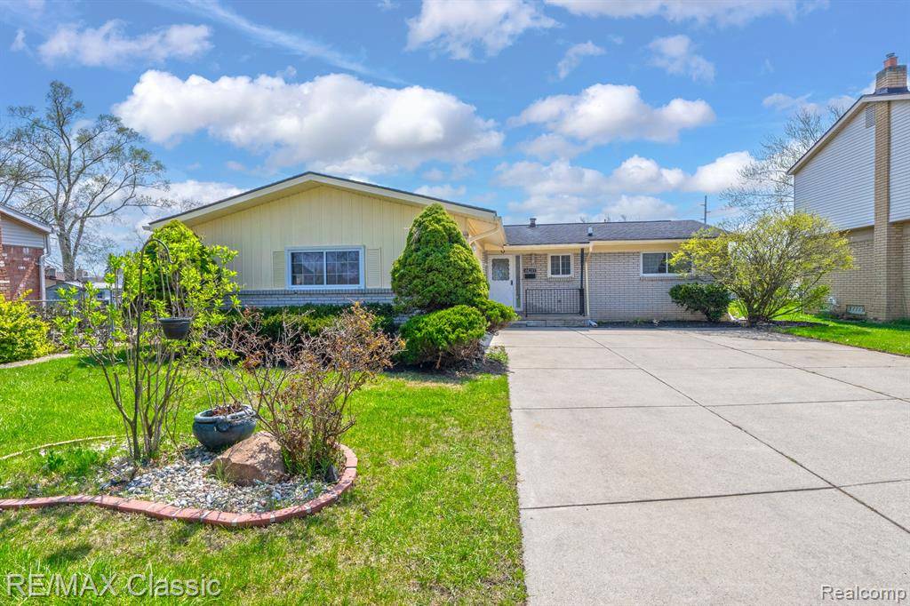 Canton Twp, MI 48187,44285 SUFFOLK Court