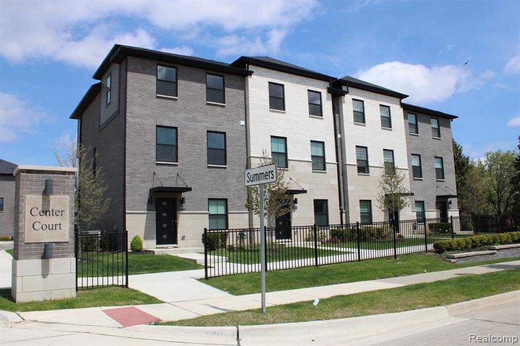 Troy, MI 48084,2818 SUMMERS