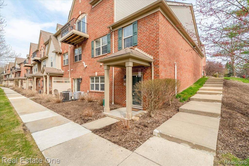 Northville Twp, MI 48168,39492 ROCKCREST Lane