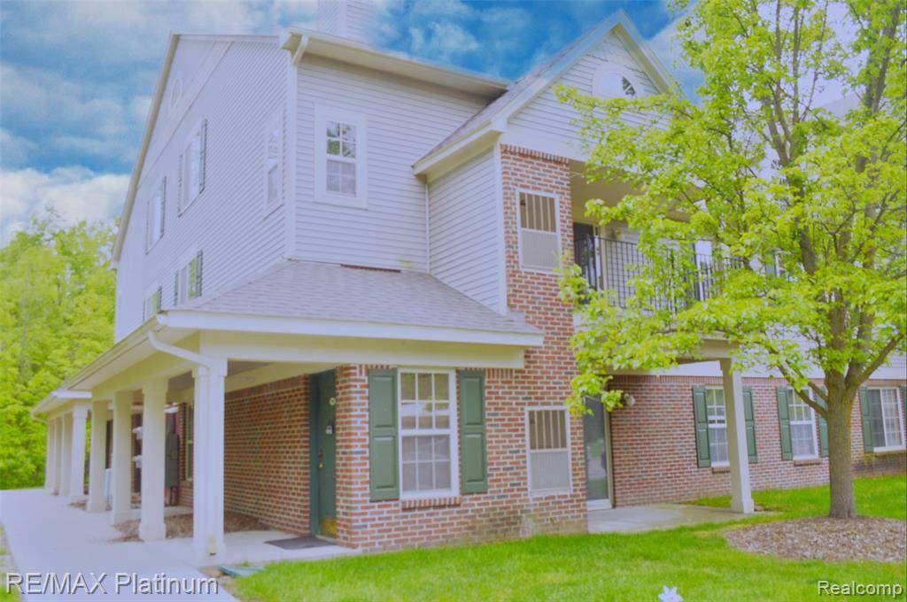 Grand Blanc Twp, MI 48439,12201 PINEHURST Lane