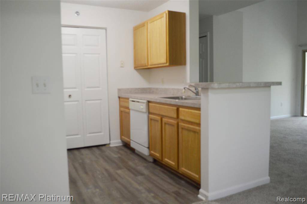 Grand Blanc Twp, MI 48439,12201 PINEHURST Lane