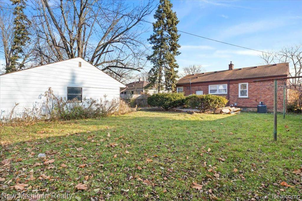 Oak Park, MI 48237,24241 COOLIDGE
