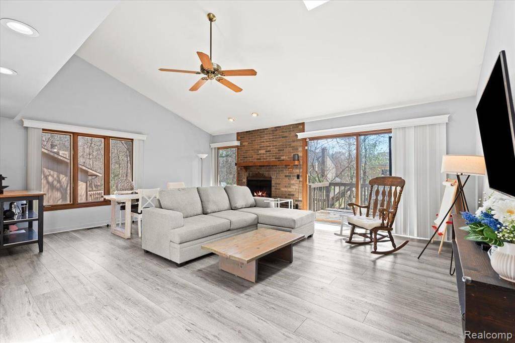 West Bloomfield Twp, MI 48324,6523 BLUE SPRUCE
