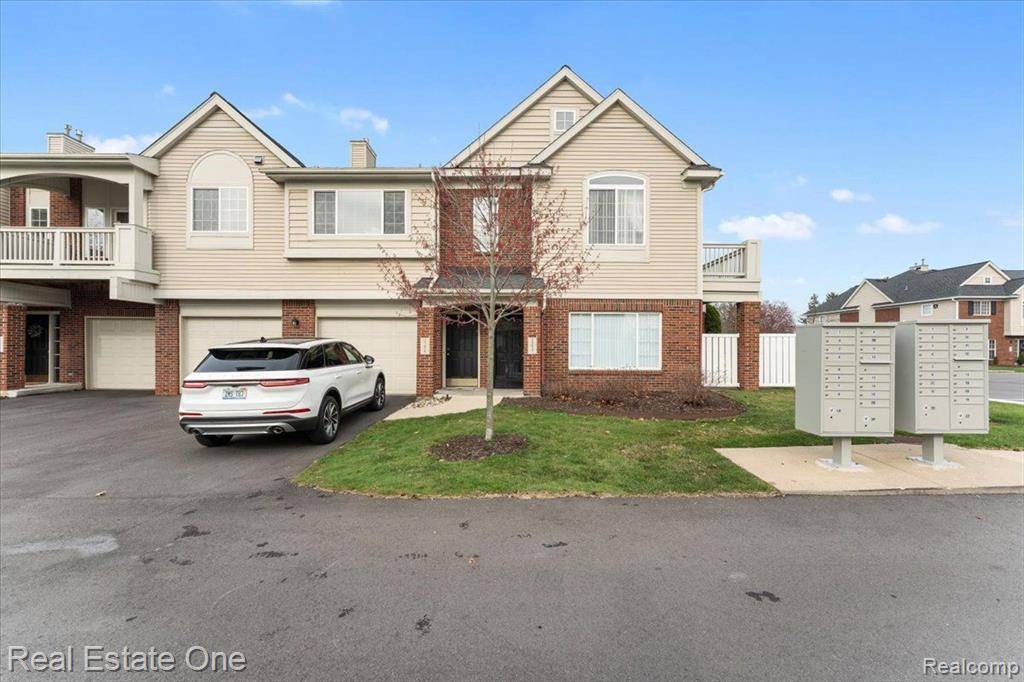 Woodhaven, MI 48183,23027 FAIRLANE Boulevard