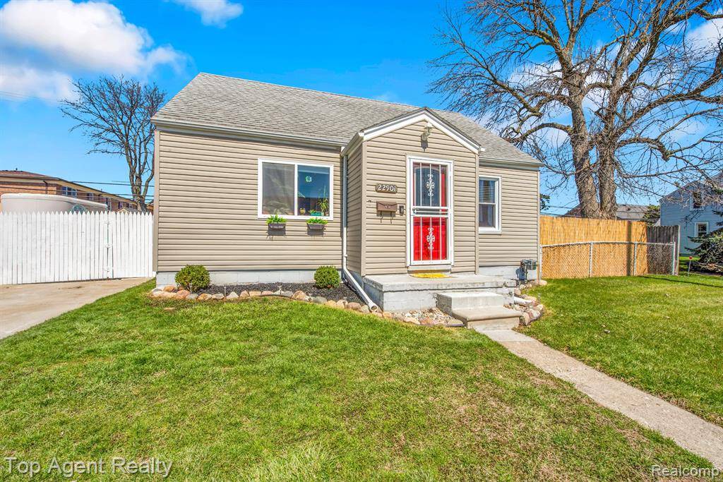 St. Clair Shores, MI 48080,22901 PLEASANT Street