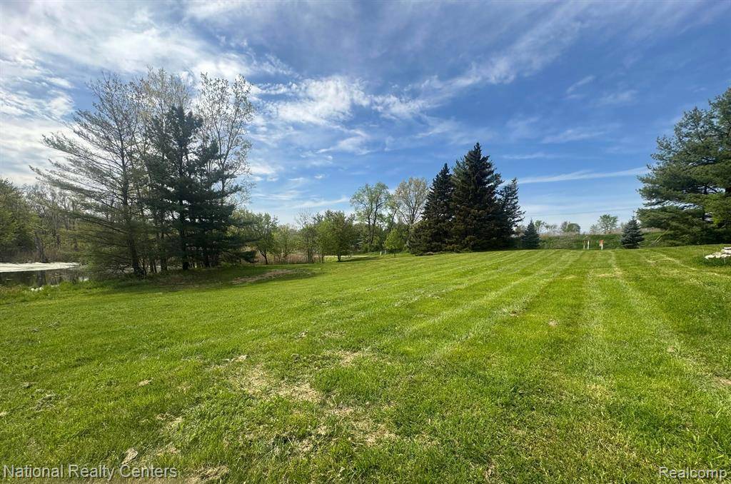Milford Twp, MI 48381,0000 pinewood